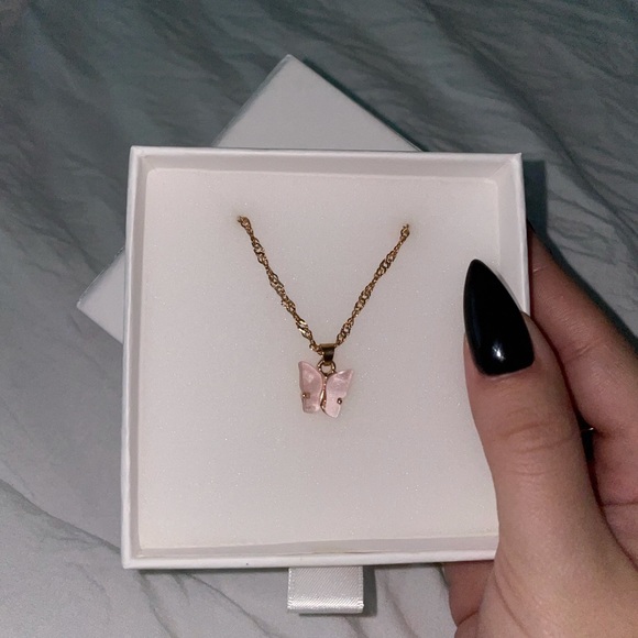 Jewelry - Baby Pink Butterfly Necklace 💗